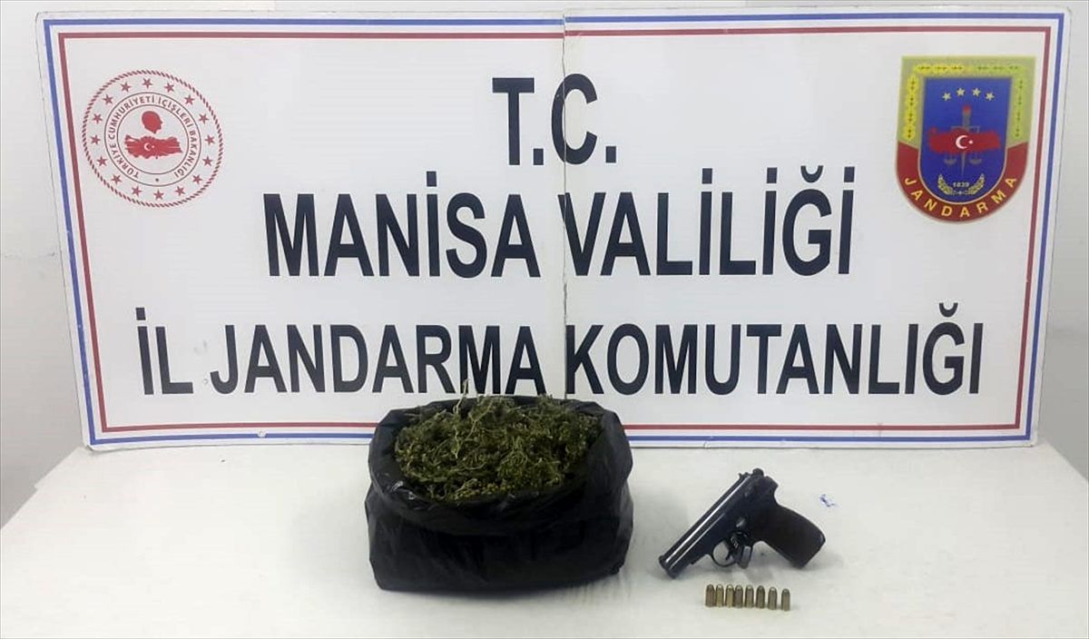 Turgutlu\'da otomobilde esrar ele geçirildi