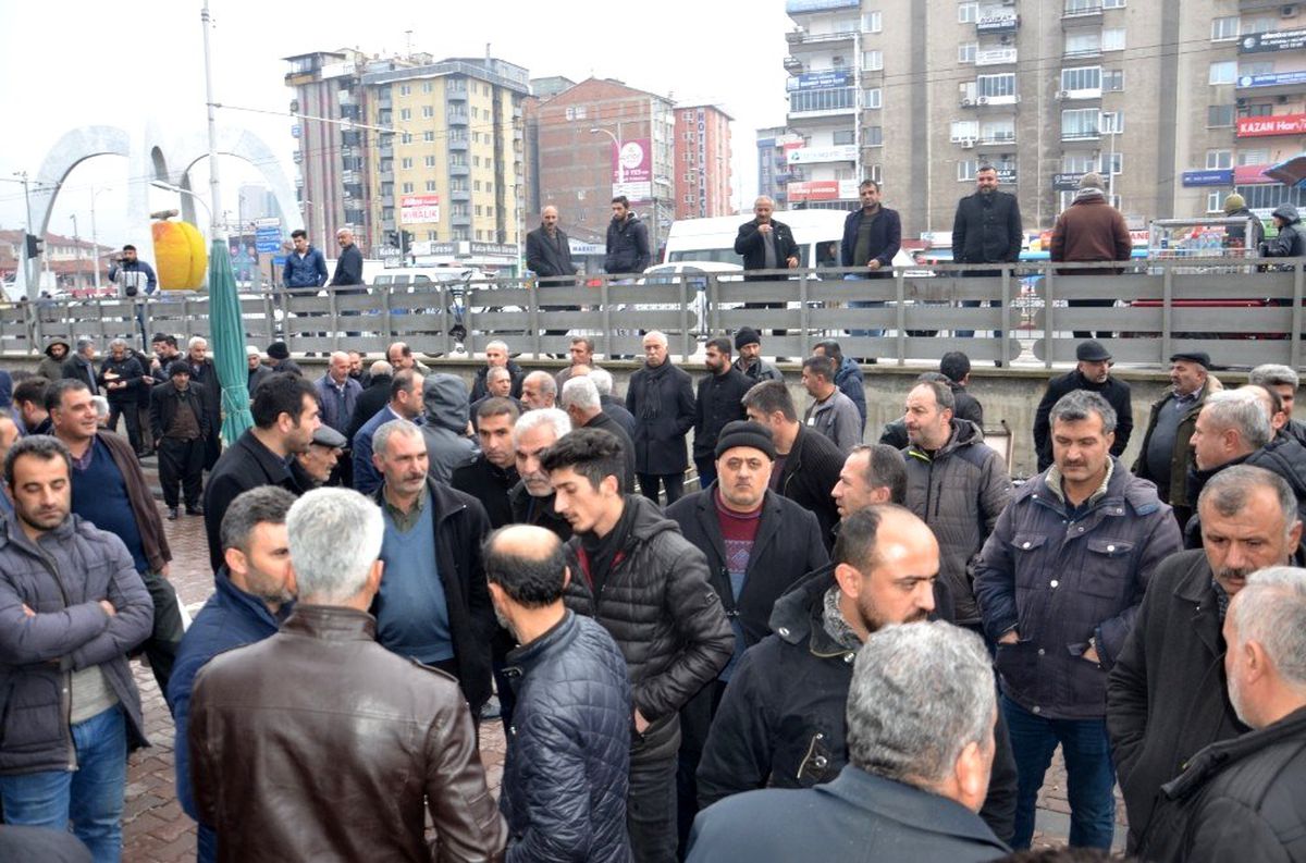 Tütüncü esnafı eylem yaptı