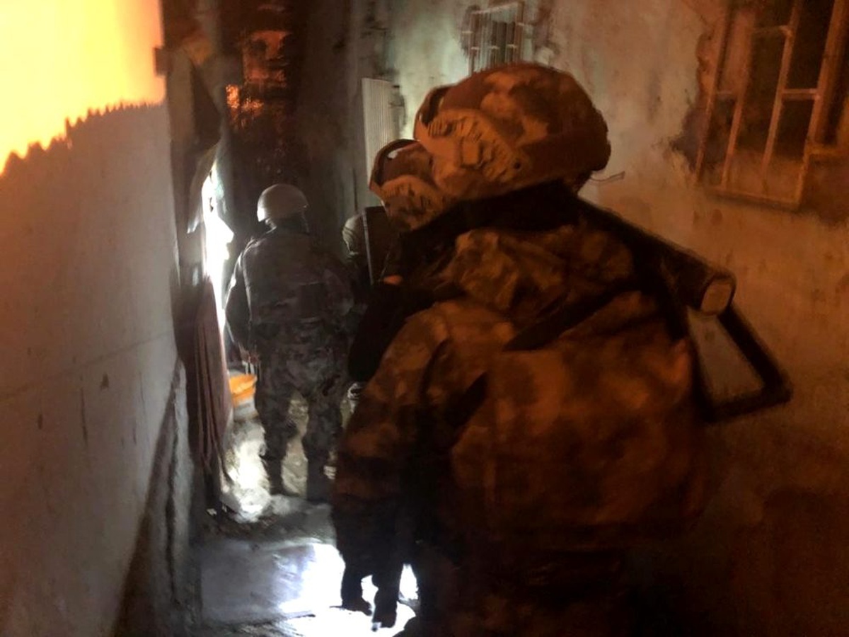 Uyuşturucu tacirlerine şafak operasyonu: 10 gözaltı