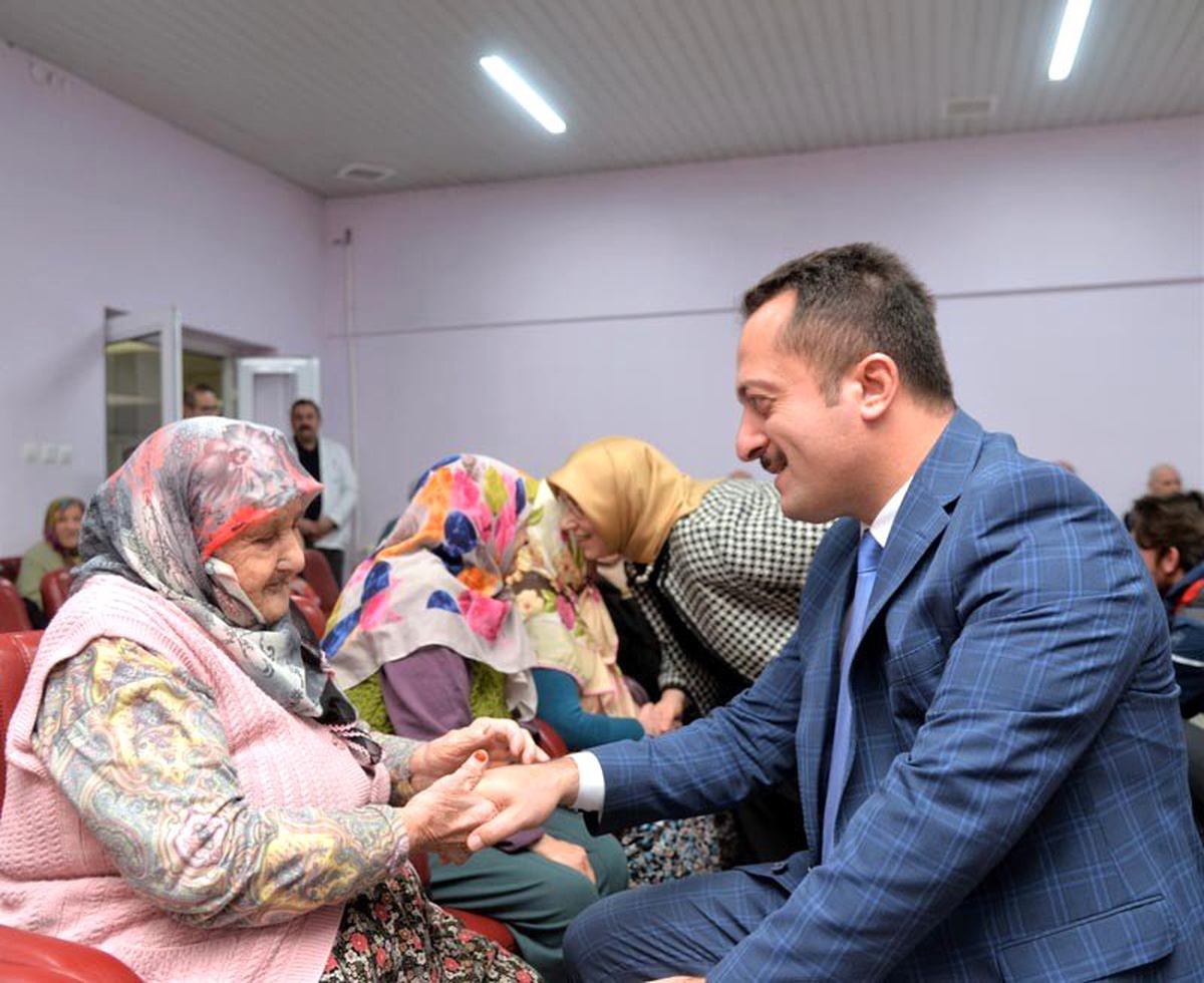 Vali Şentürk\'den huzurevi sakinleri ile çocuk ve sevgi evlerine ziyaret