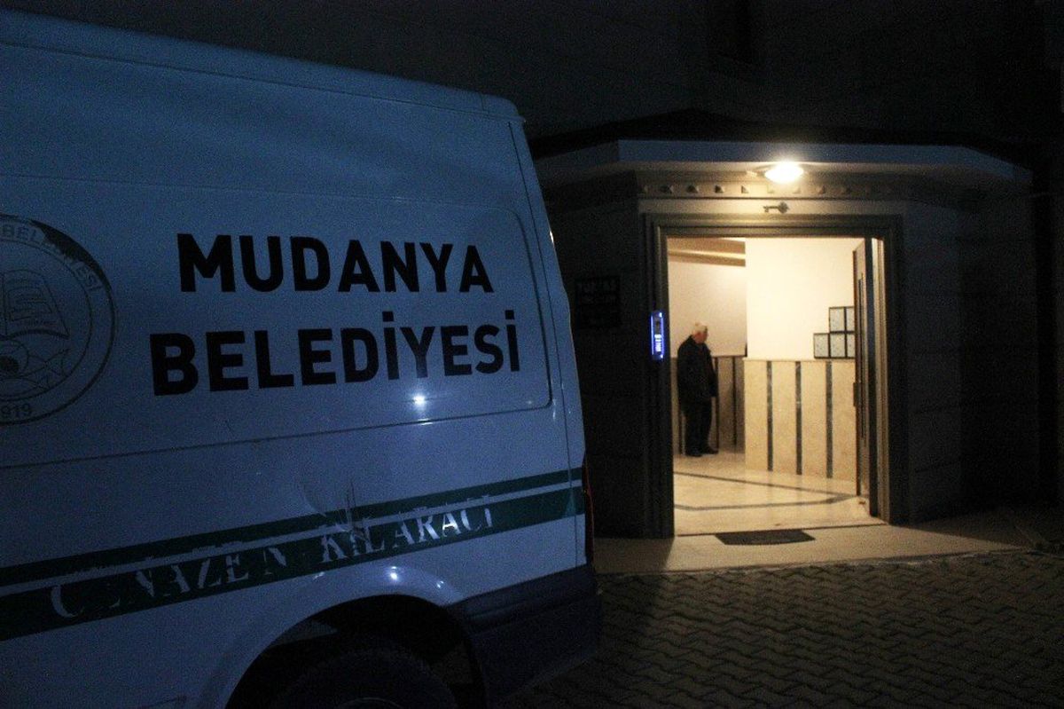 Yaşlı çifti evlerinde ölü bulundu