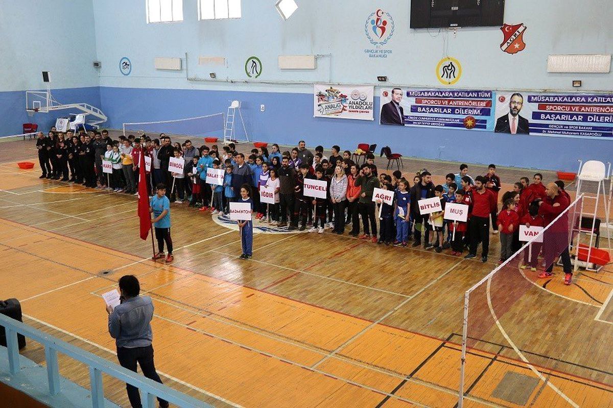 Ağrı\'da ANALİG Badminton grup müsabakaları başladı