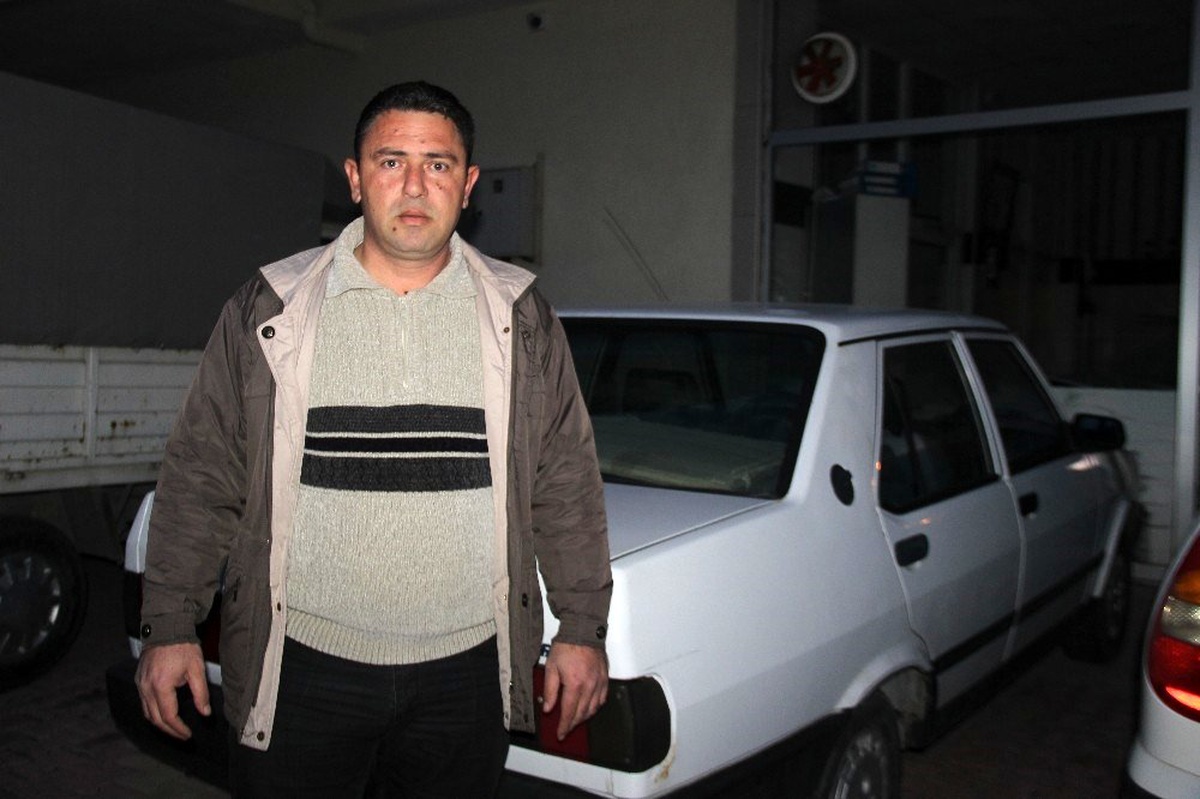 Aracın kaputunu kırıp 40 saniyede akü çaldılar
