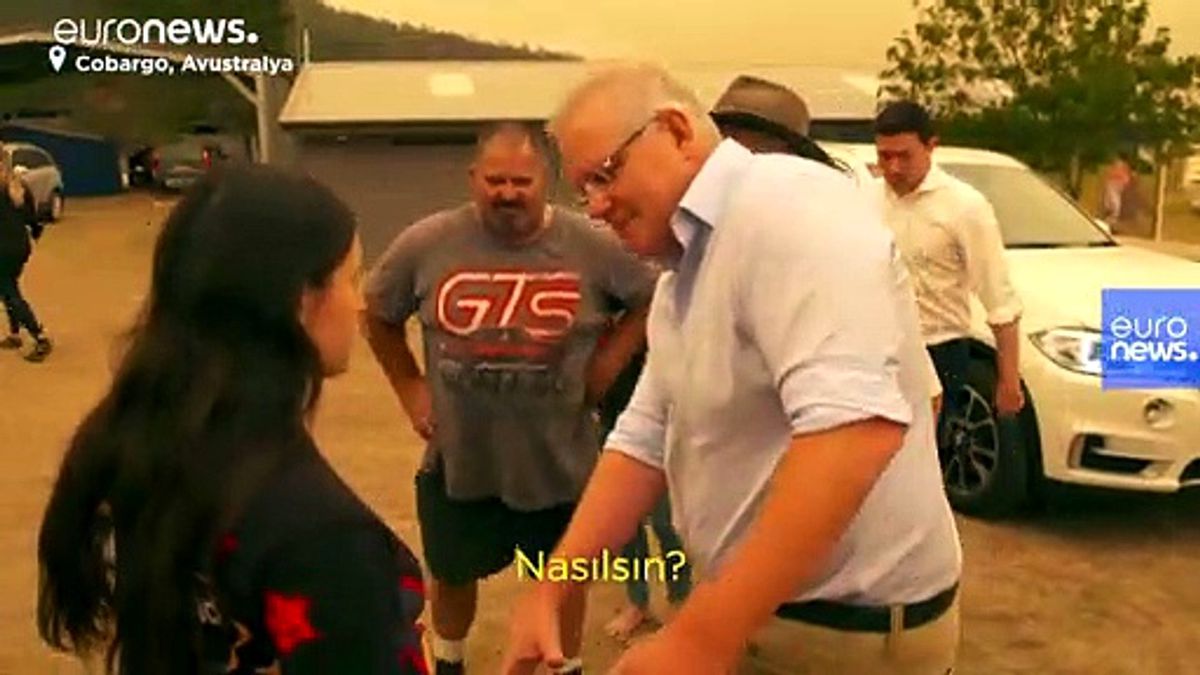 Avustralya\'da afetzedelerden Başbakan Morrison\'a tepki: Küfür edip, elini sıkmadılar