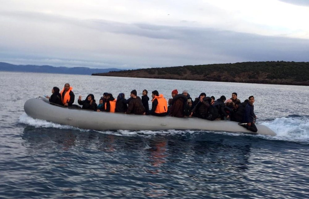 Ayvalık\'ta 45 Afganistan uyruklu göçmen yakalandı