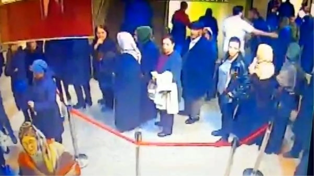 Bakırköy\'de hastanede doktorun darp edilme anı kamerada