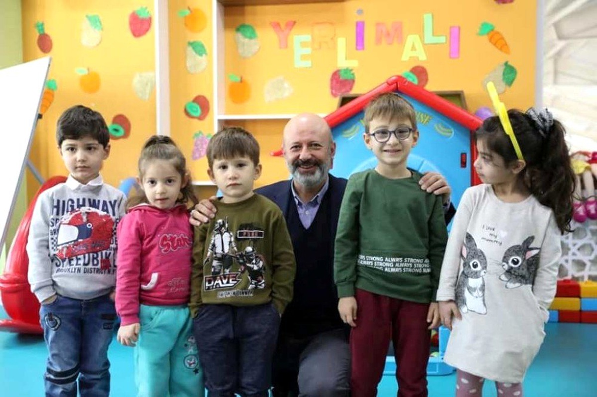 Başkan Çolakbayrakdar: "Geleceğimizin teminatı çocuklarımız için çalışıyoruz"