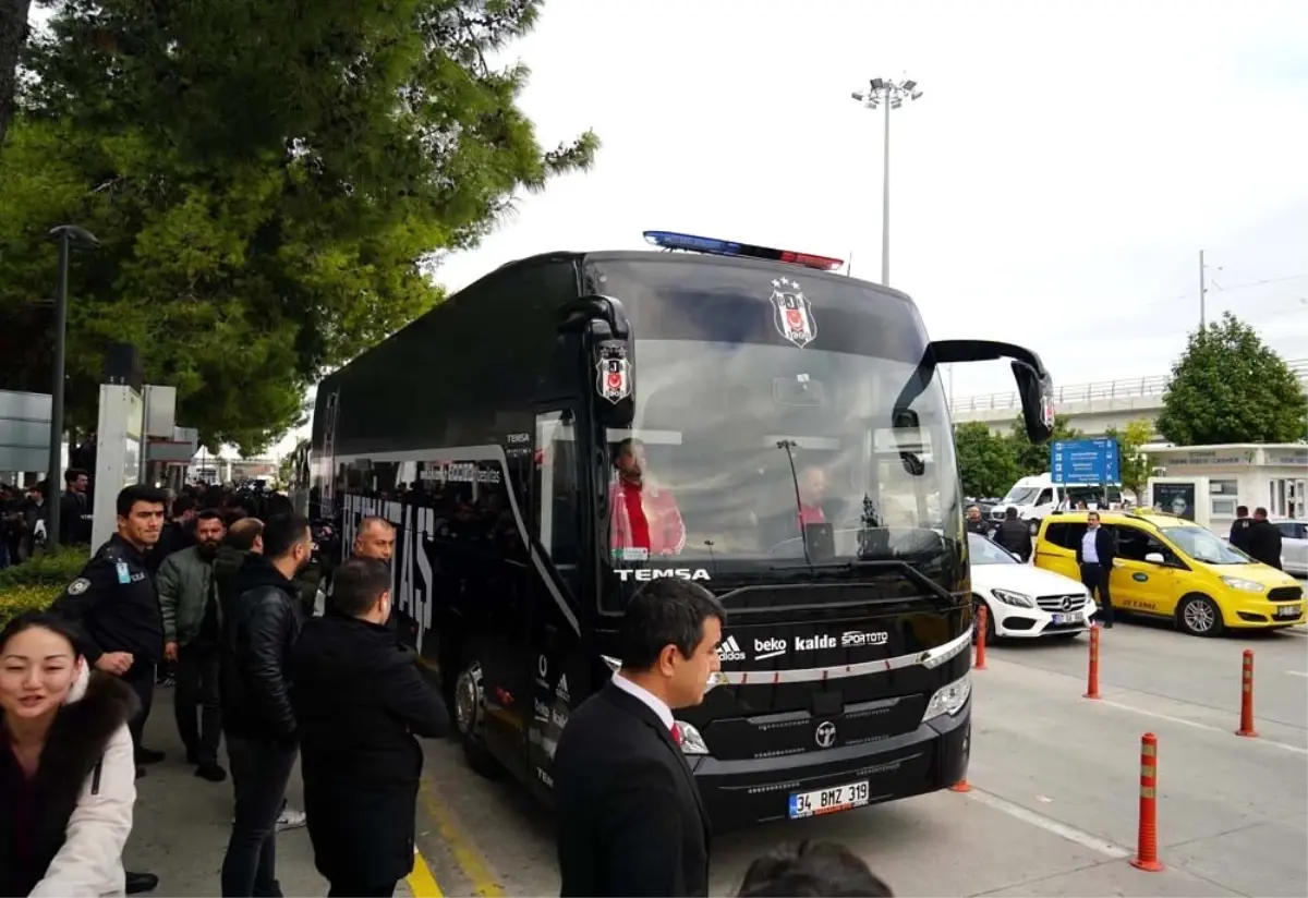 Beşiktaş devre arası kampı için Antalya\'ya geldi