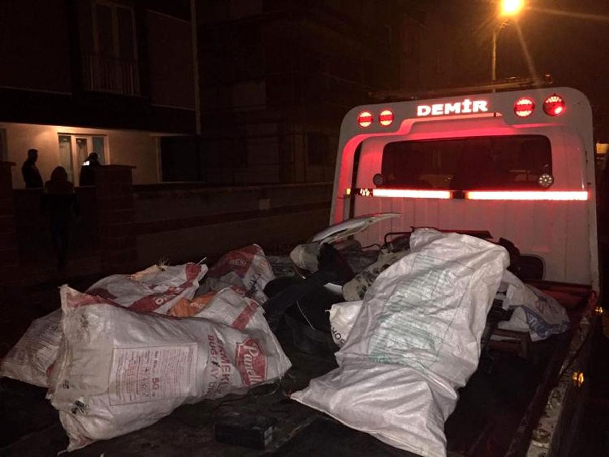 Bunlar polisin bastığı evden çıktı