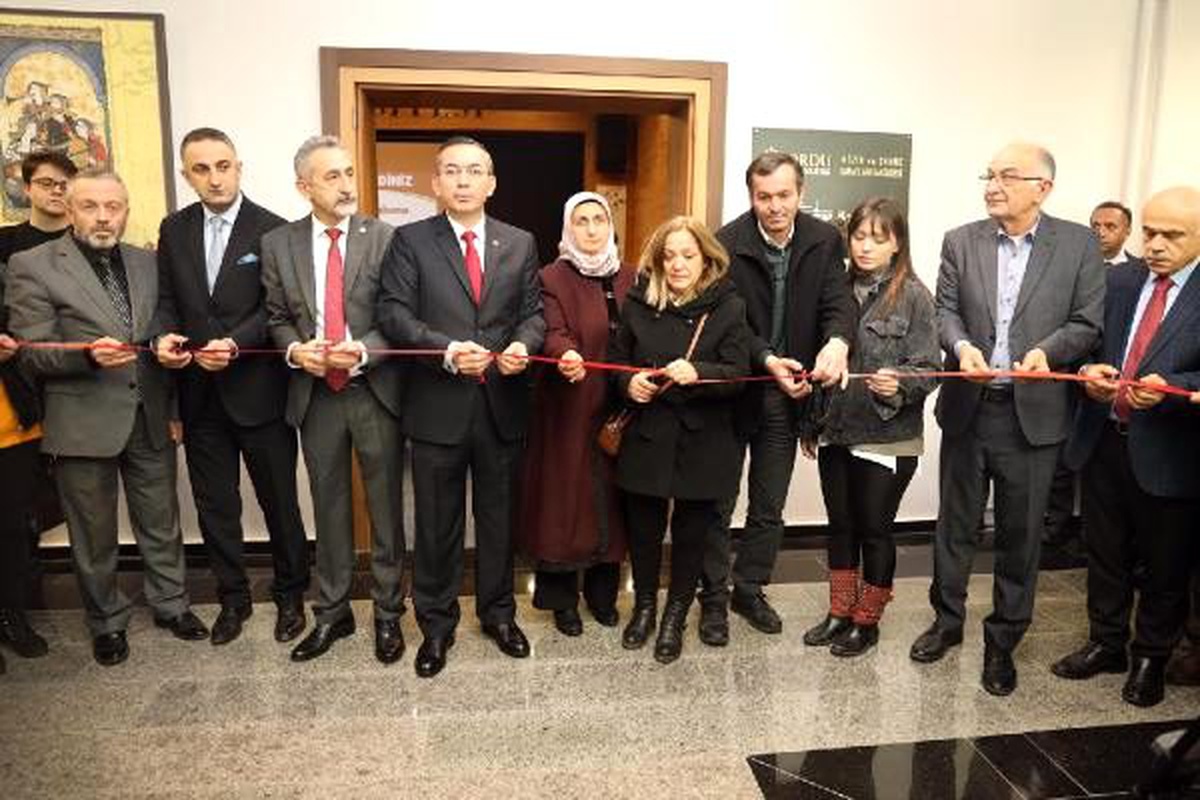 Ceren Özdemir\'in adı, fakültesinin konferans salonuna verildi