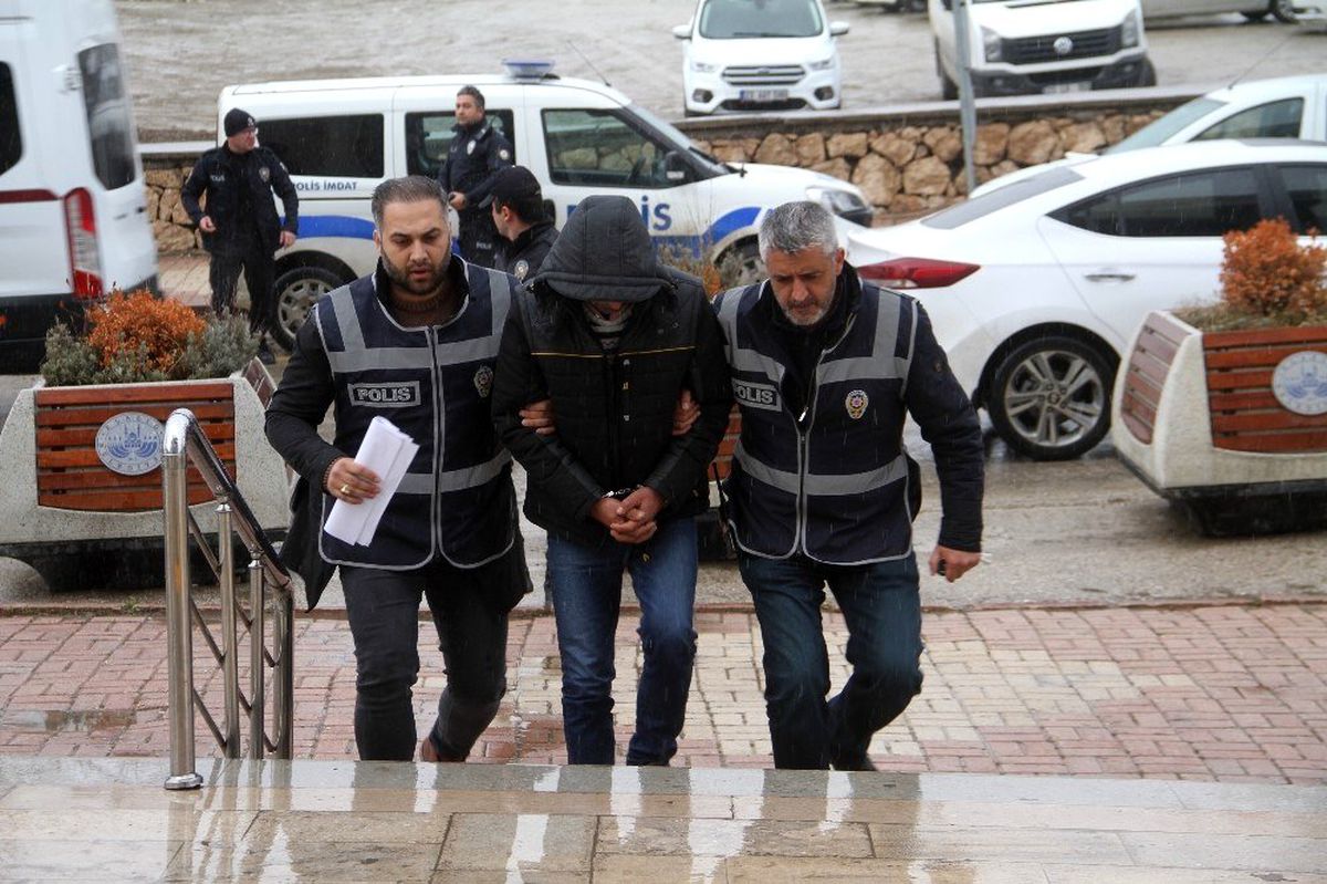 Elazığ\'da bir kişiyi iş yerinde vuran şüpheli tutuklandı