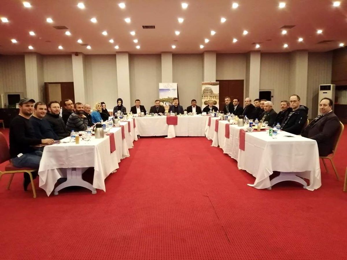 Emet AK Parti\'de geniş katılımlı toplantı