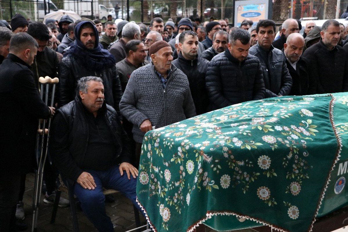 Eşi tarafından öldürülen üniversite öğrencisi kadın son yolculuğuna uğurlandı