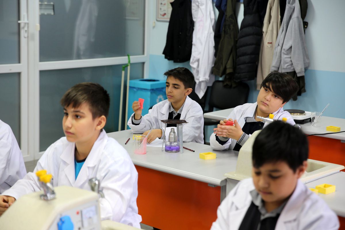 Fen-Deney Atölyesi çalışmalarına devam ediyor
