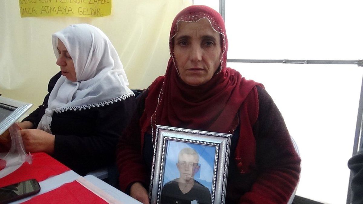 HDP önündeki ailelerin evlat nöbeti 123\'ncü gününde