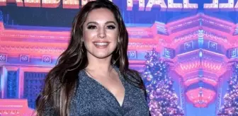 İngiliz model Kelly Brook, mayosuyla karın içinde gezdi