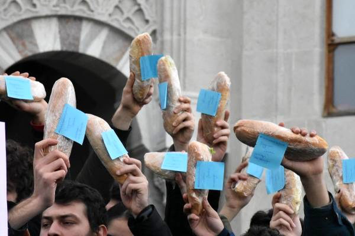 İstanbul Üniversitesi\'nde yemek protestosu sürüyor