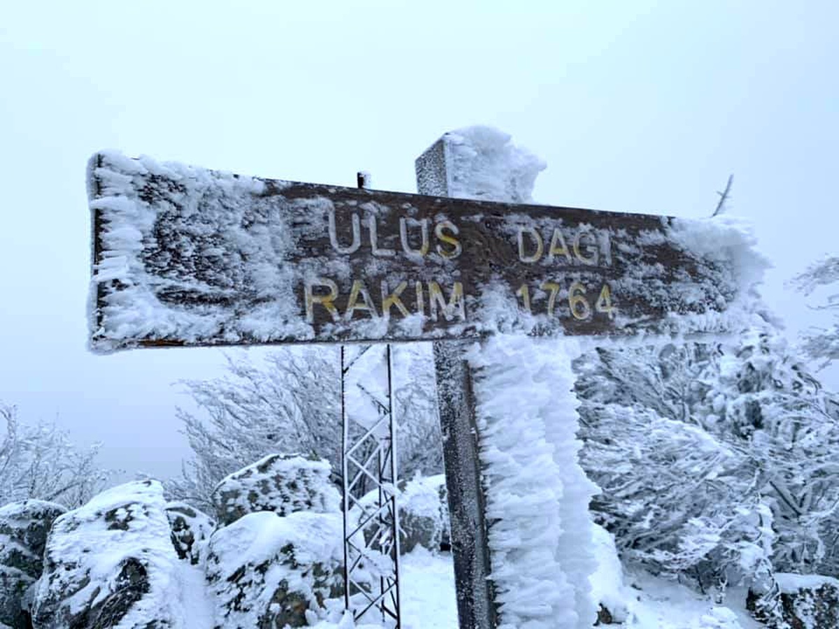 Kar yağmadı, vatandaşlar Ulus Dağı\'na akın etti