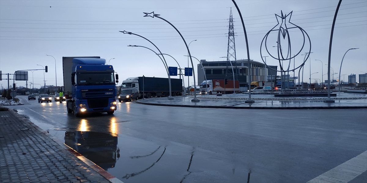 Karaman\'da nakliyecilerden dijital takograf protestosu
