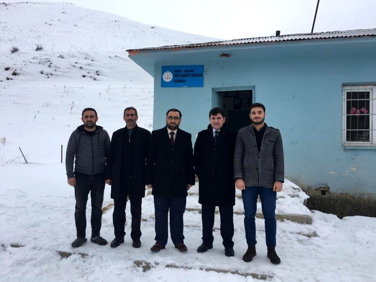Karlıova\'da öğrencilere kırtasiye desteği