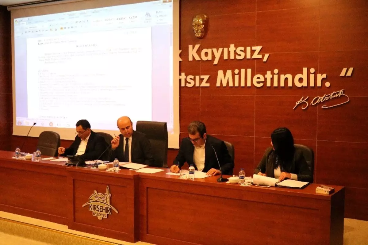 Kırşehir Belediyesinde sözleşmeli personel tartışması