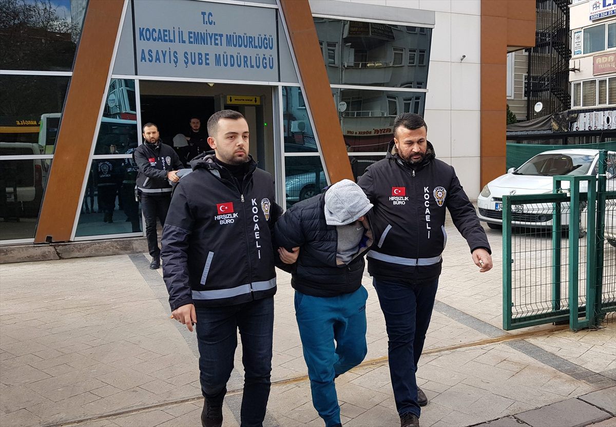 Kocaeli\'de evlerden hırsızlık yaptığı iddiasıyla yakalanan 2 şüpheli tutuklandı