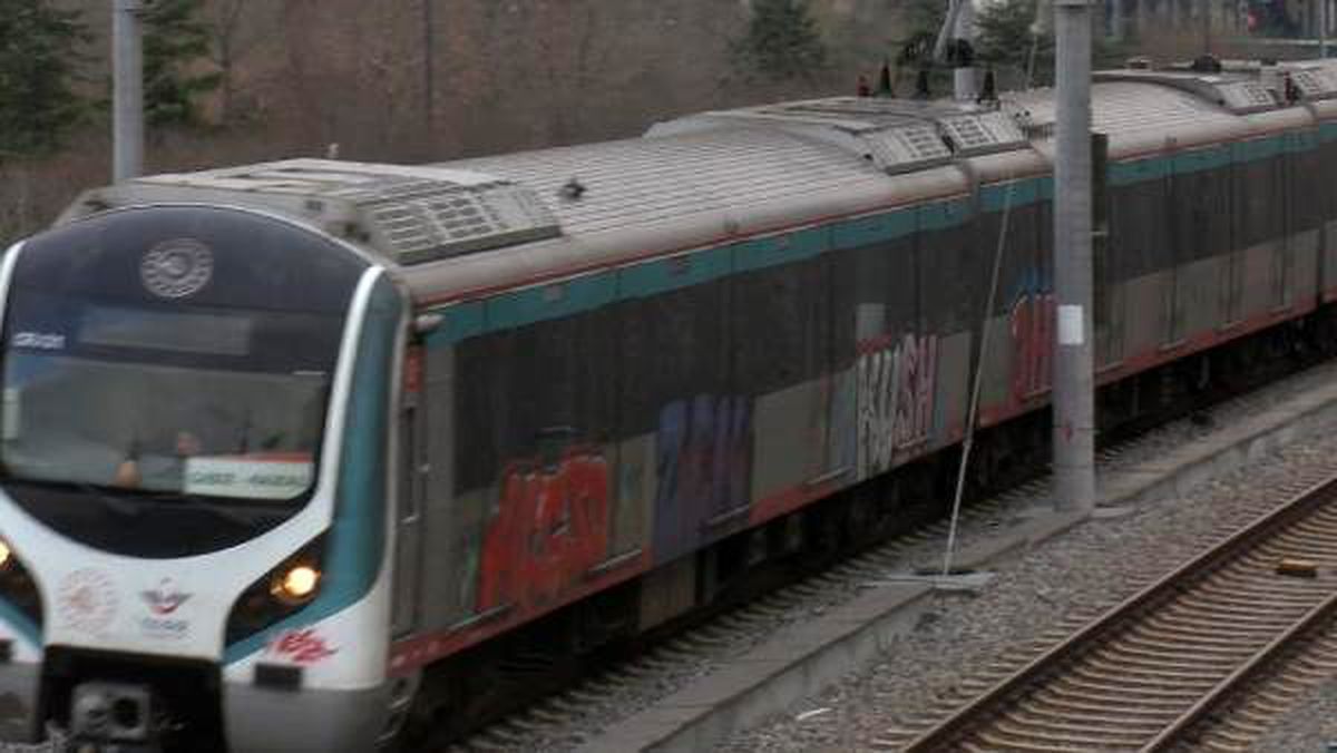 Marmaray trenlerini boyayan grafiticilerin TCDD\'ye faturası 55 bin lira
