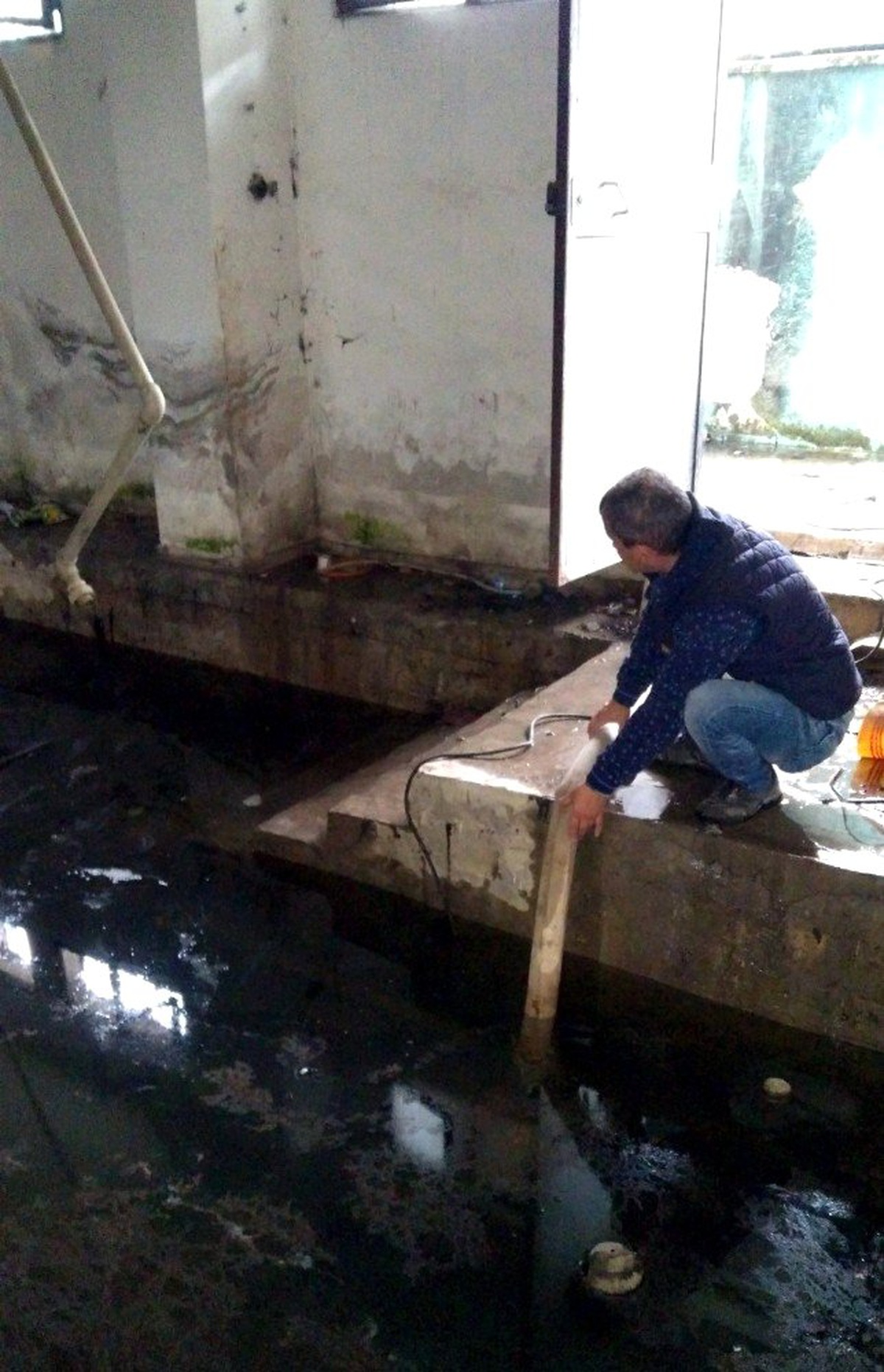 Mersin\'de yağmurun neden olduğu olumsuzluklar gideriliyor