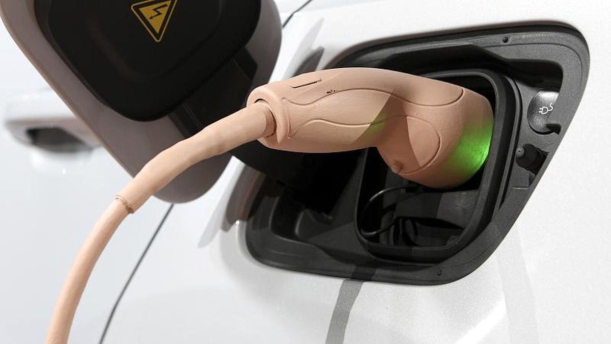 Norveç\'te 2019\'da satılan her 10 araçtan 4\'ü elektrikli oldu