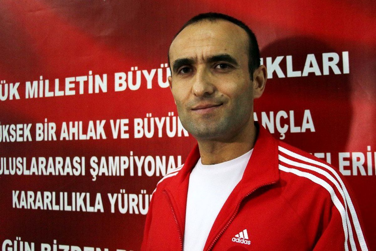 (Özel Haber) Antrenör Altınyurt: "61 kilo sıkletinde yeni bir Naim Süleymanoğlu doğuyor"