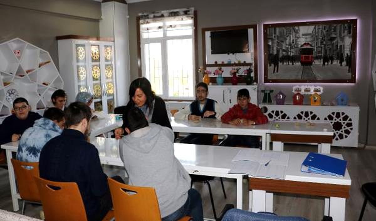 Özel öğrenciler için özel sınıflar