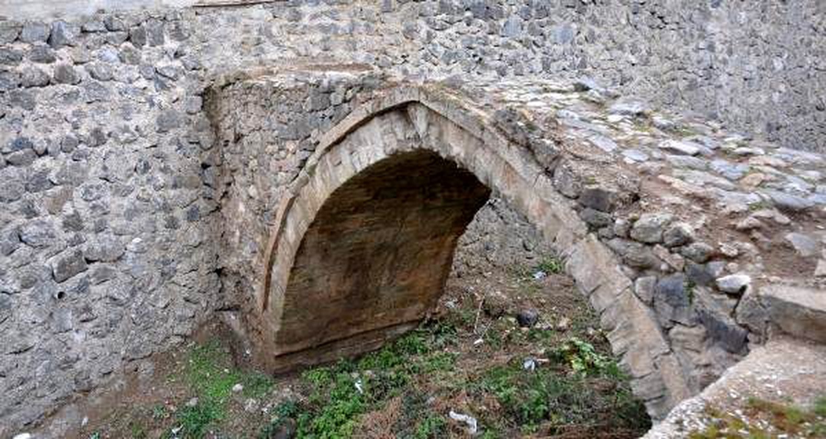 Tarihi kemer köprüye restorasyon ve koruma talebi