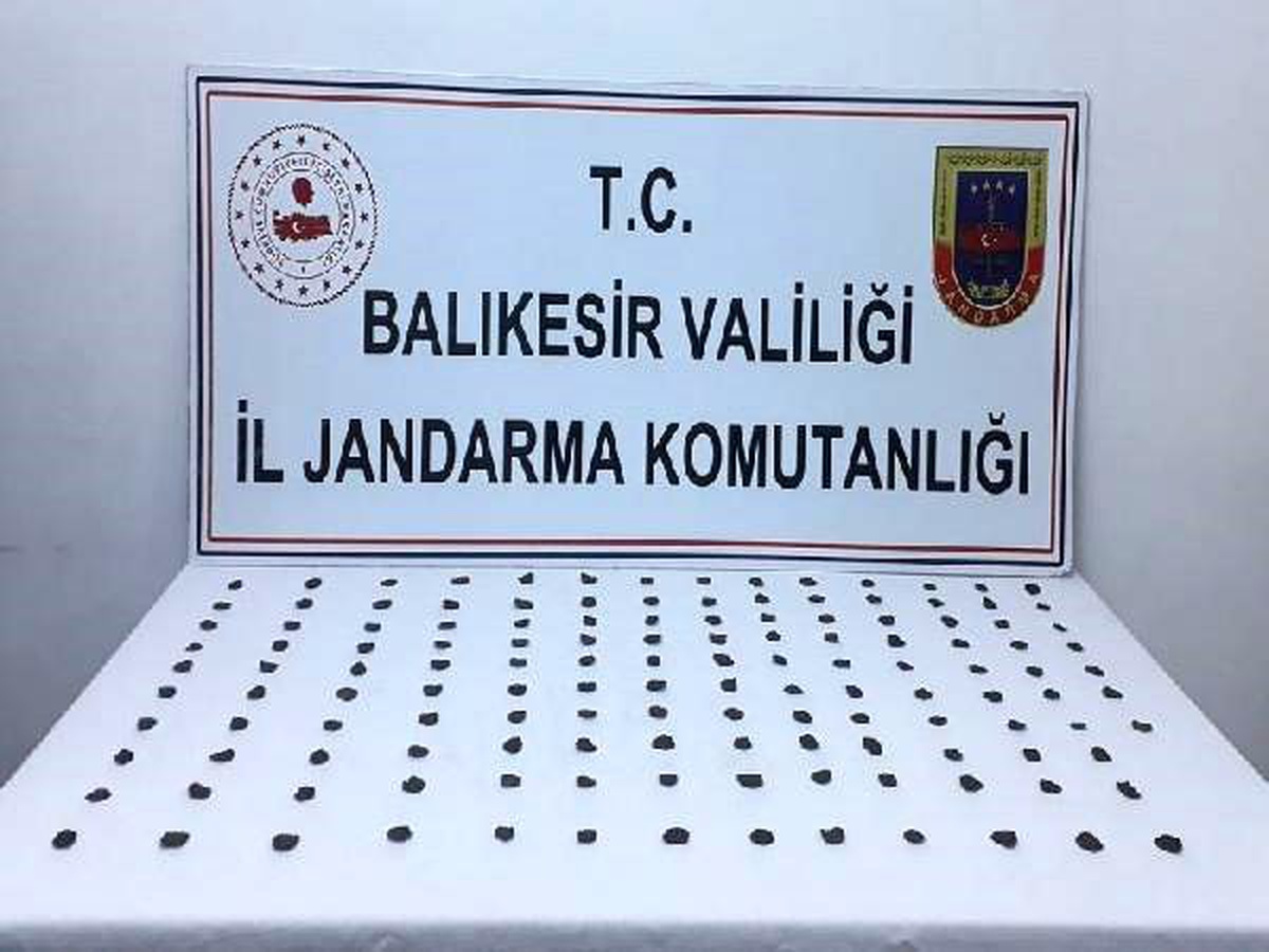 Tarihi sikkeleri jandarmaya satmaya çalışınca yakalandı