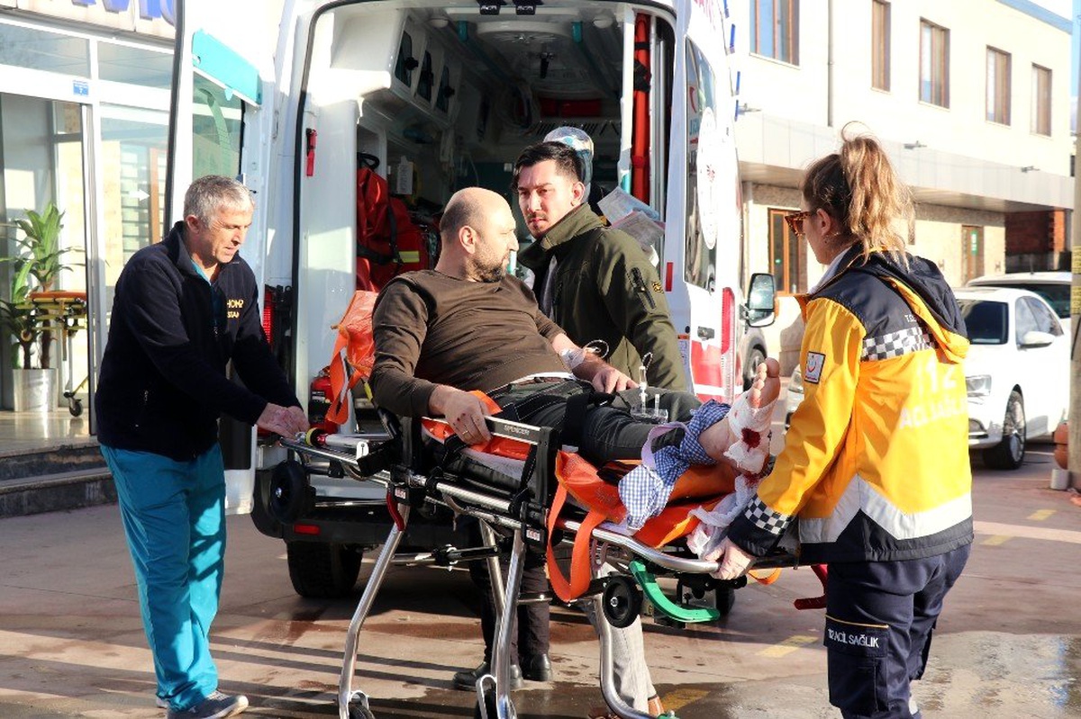 Tartıştığı iş yeri sahibini ayağından vurdu