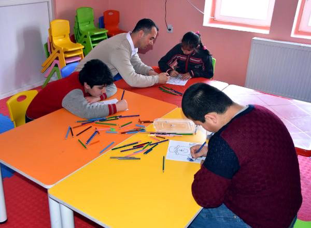 Tatvan\'da özel çocuklar için oyun evi