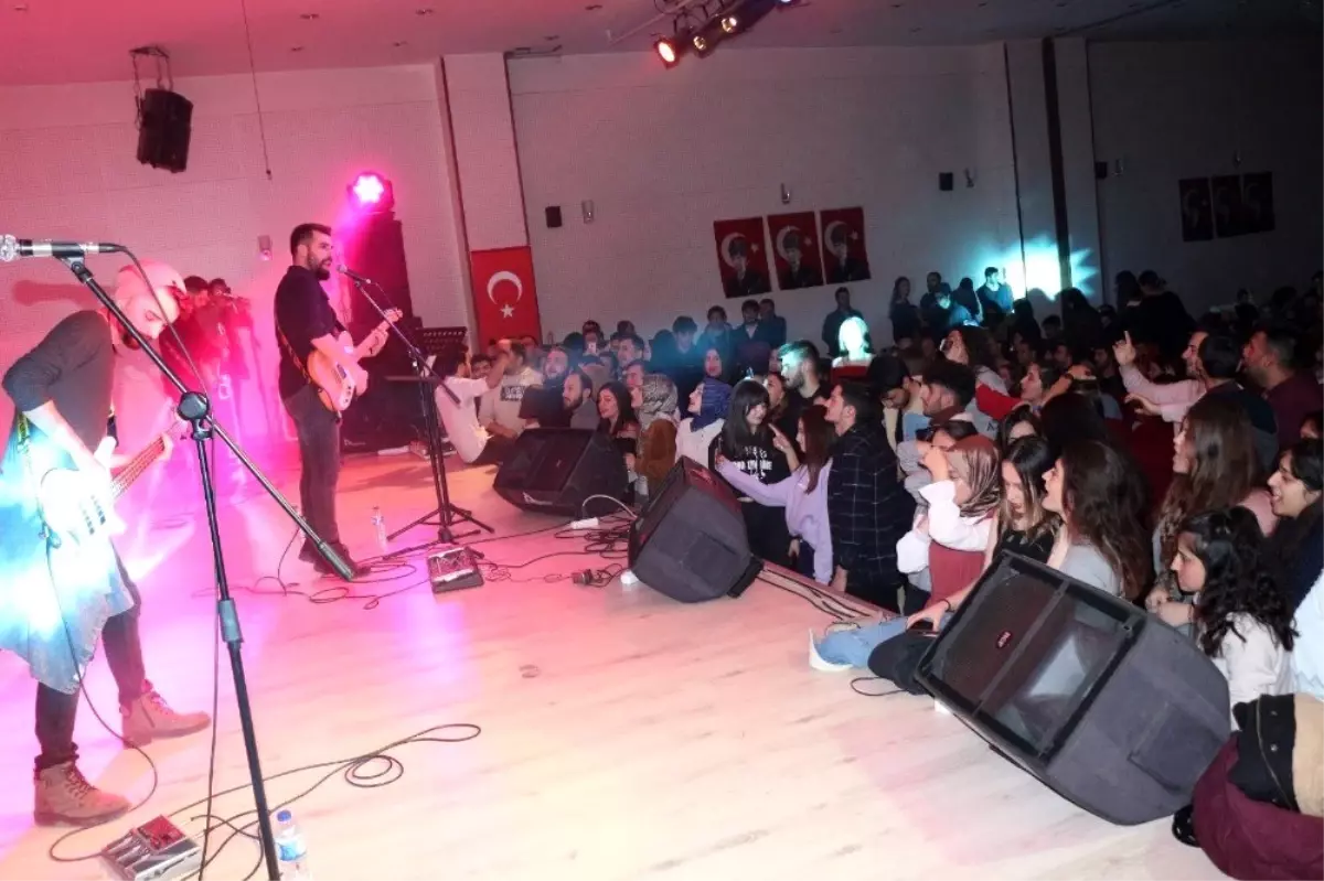 Trakya Üniversitesi öğrencileri "Gençlik Festivali 19" ile kışa merhaba dedi