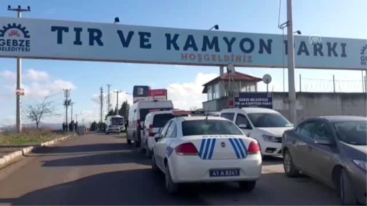 Yol kapatmak isteyen nakliyecilere polis müdahale etti