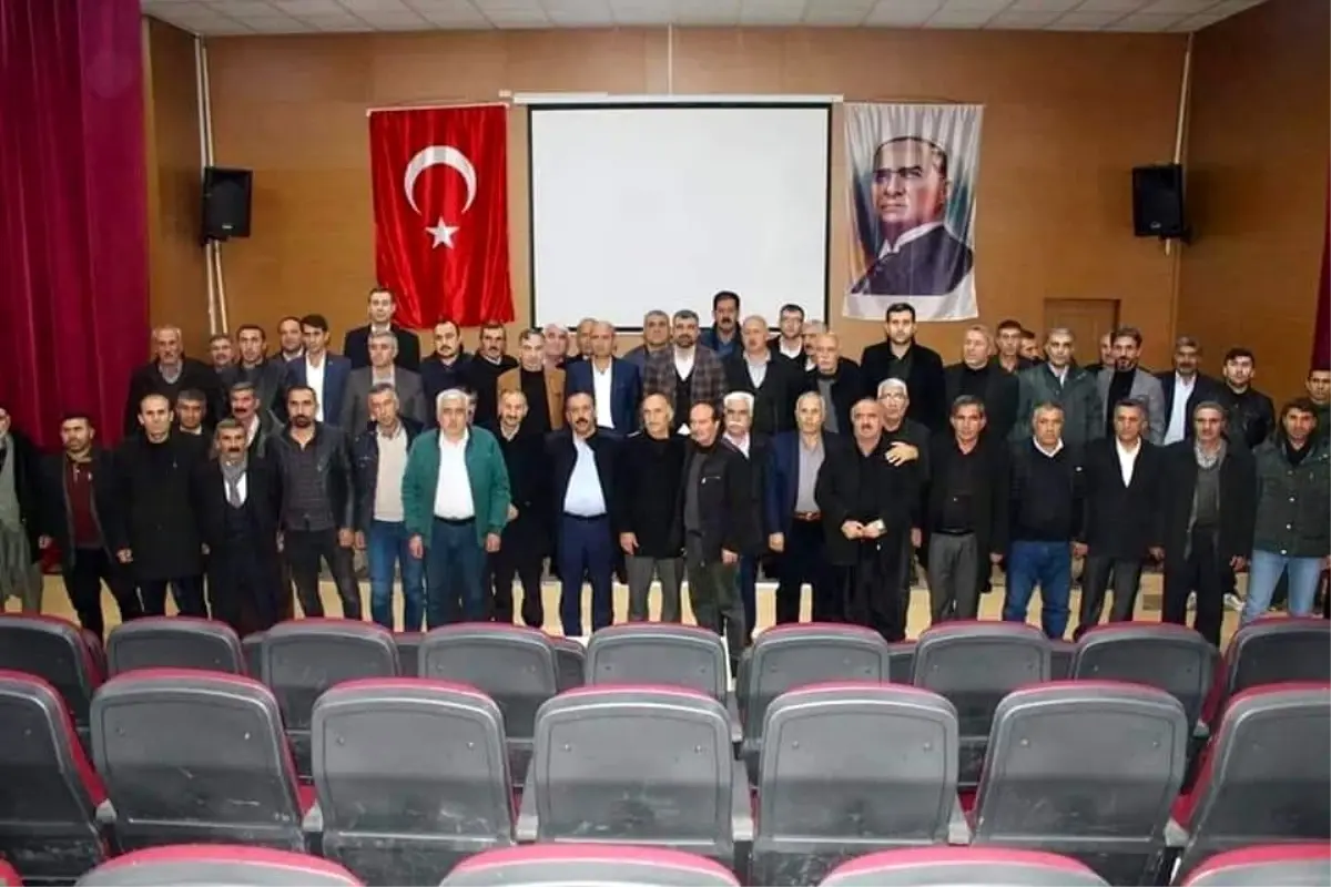 AK Parti Mardin İl Başkanı Kılıç muhtarlar ile bir araya geldi