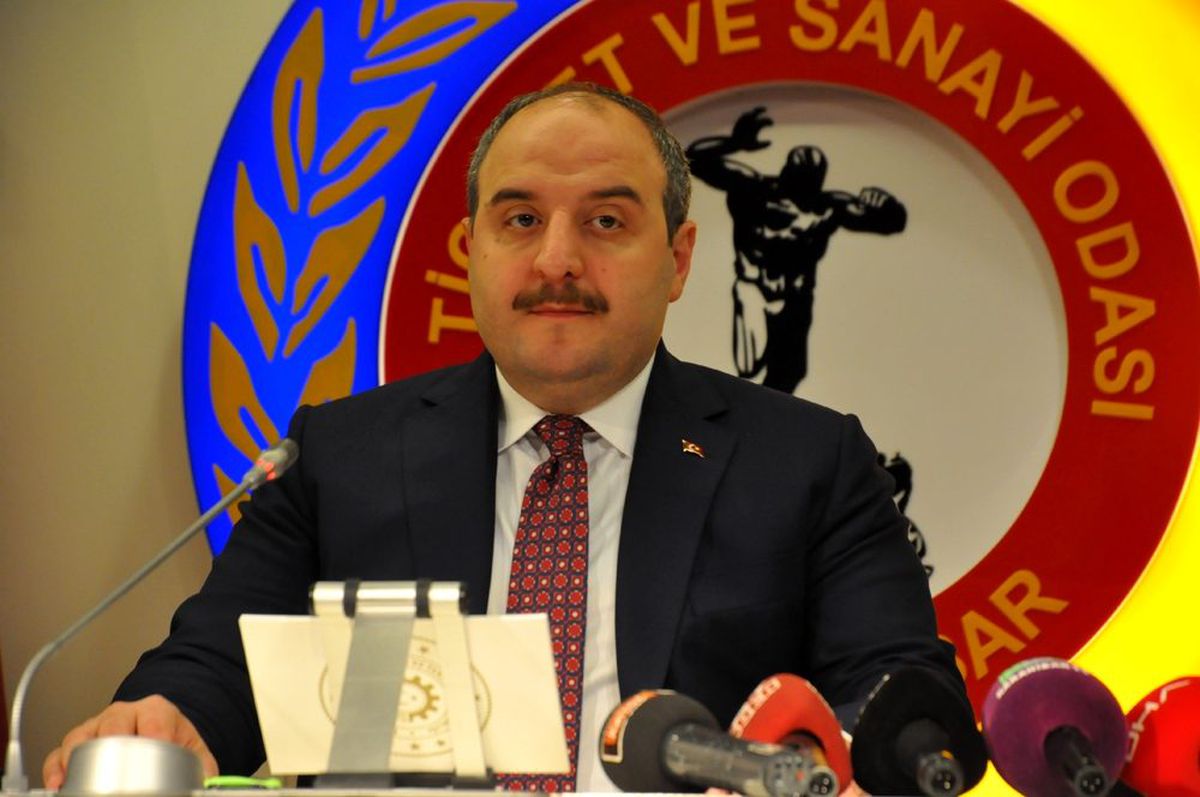 Bakan Varank: "Yerli otomobil tüm dünyada ilgi gördü"