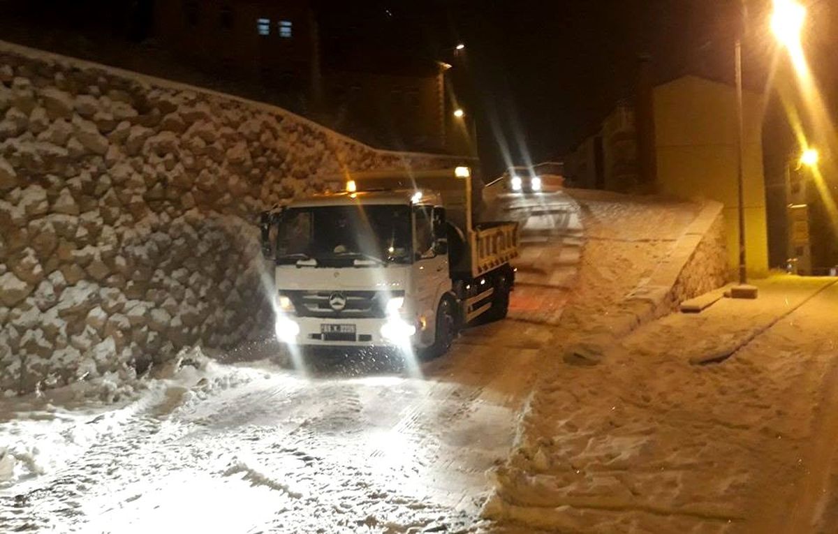 Bayburt Belediyesi\'nden karla mücadele çalışması