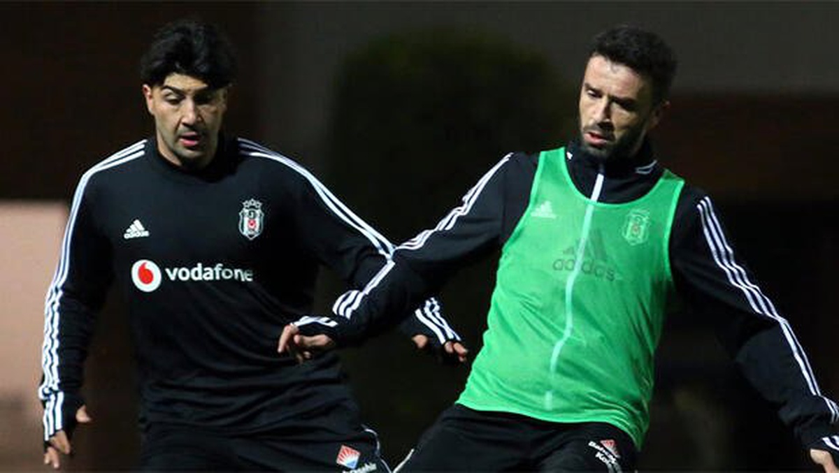Beşiktaş\'ta Burak Yılmaz ve Dorukhan takımdan ayrı çalıştı