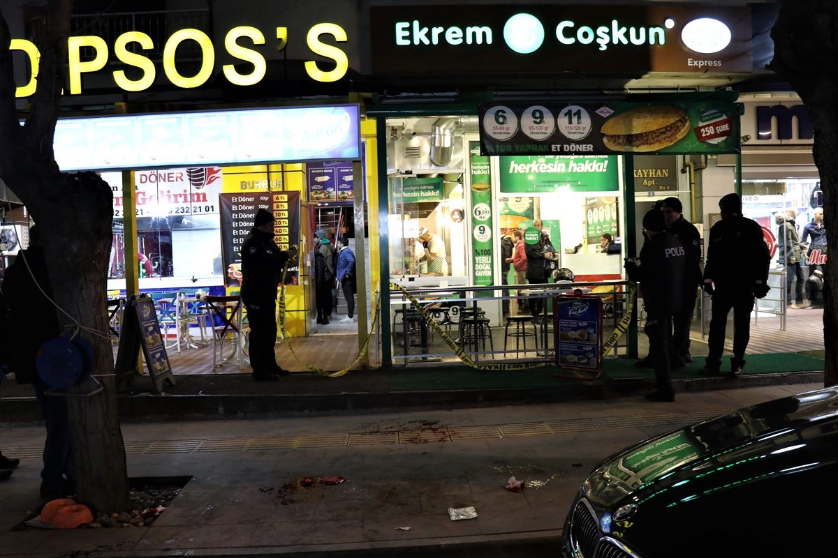 Burdur\'da bıçaklı kavga, güvenlik kamerasına yansıdı