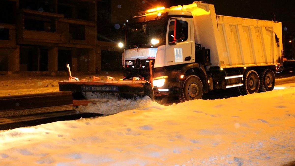Büyükşehir\'in kar timleri iş başında