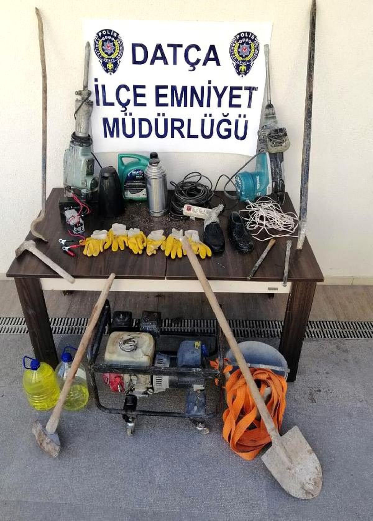 Datça\'da kaçak kazı şüphelisi 6 kişi serbest