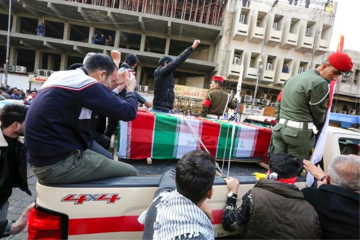 Kasım Süleymani için ilk cenaze töreni Bağdat\'ta düzenlendi! Cenazeye Irak Başbakanı da katıldı