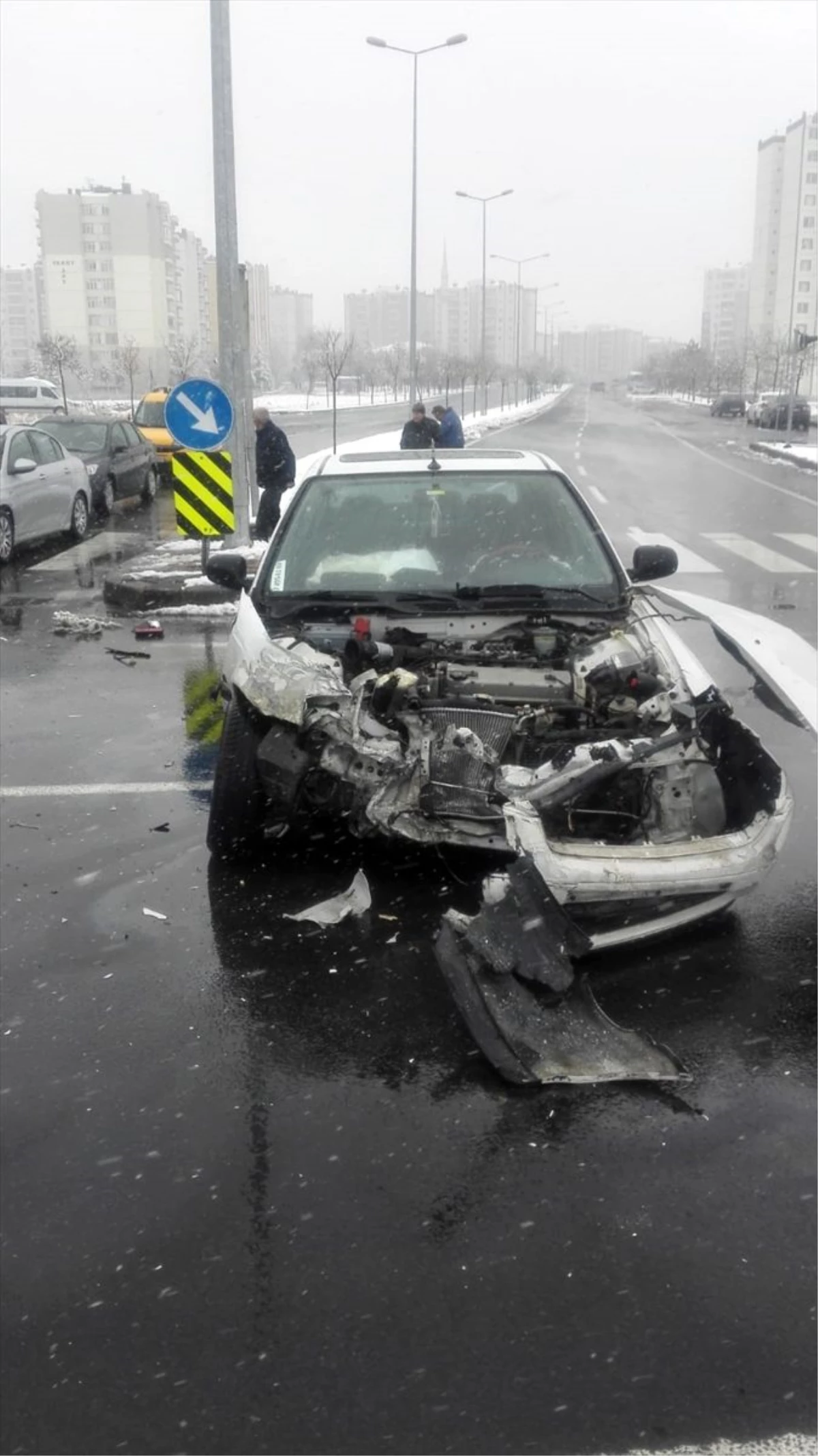 Kayseri\'de trafik kazası: 3 yaralı