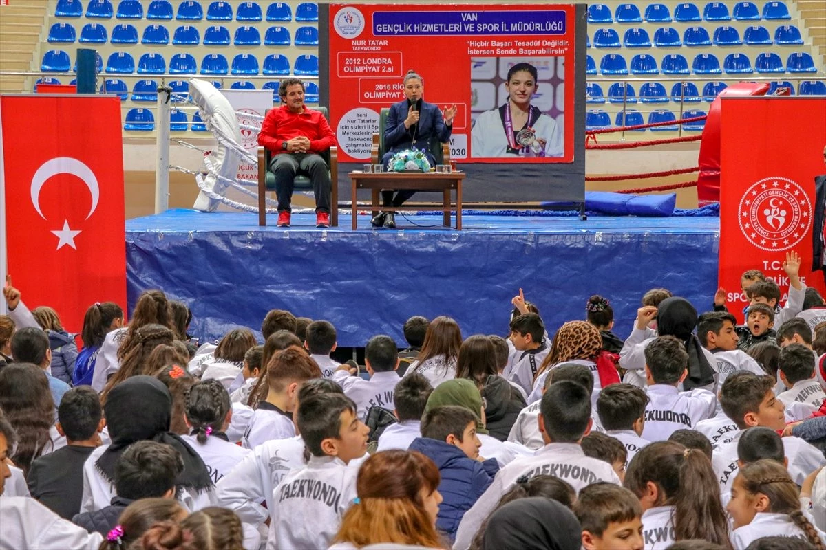 Milli tekvandocu Nur Tatar, Vanlı gençlerle buluştu