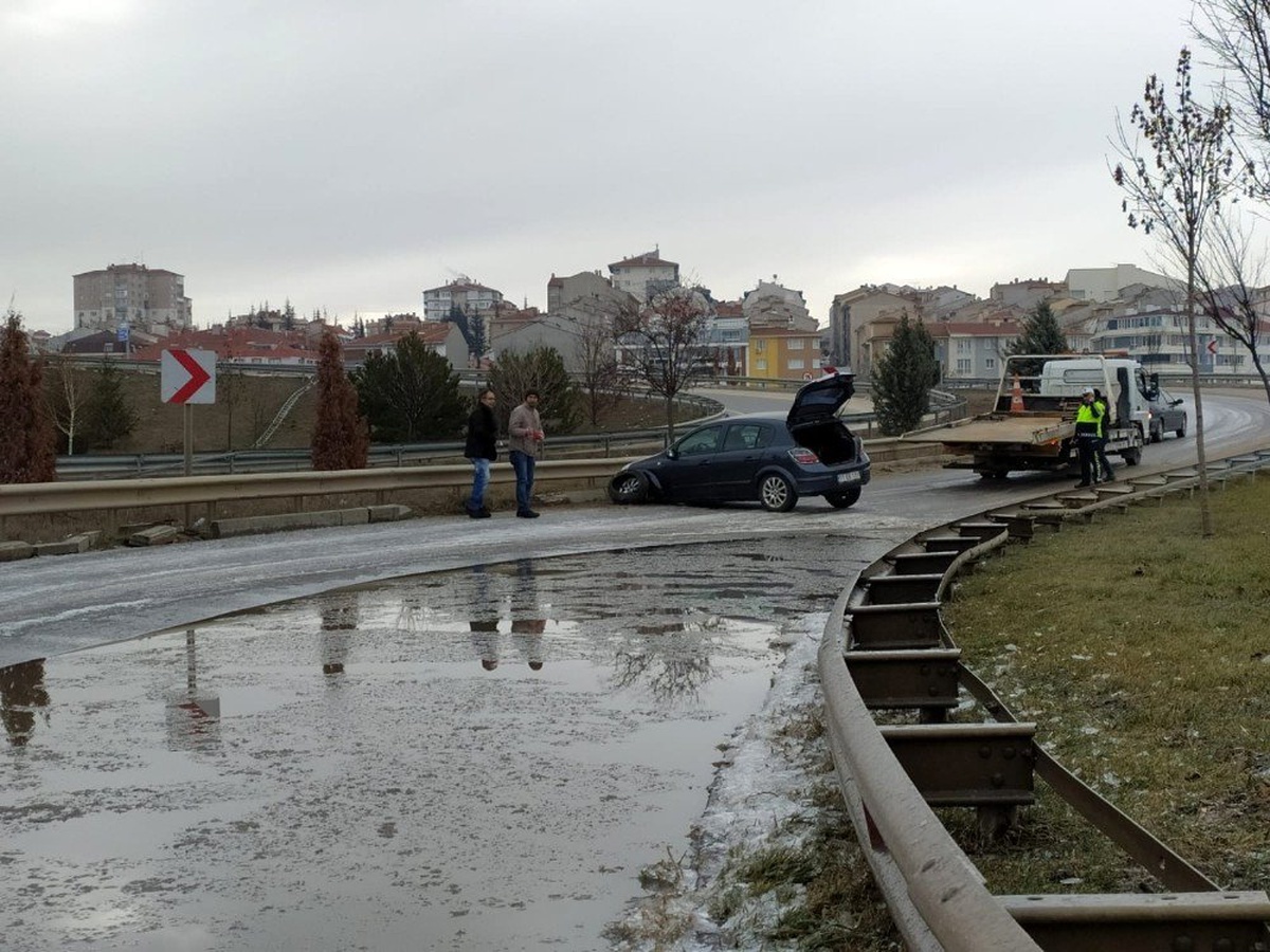 Su birikintisi ve buzlanma kazaya sebep oldu