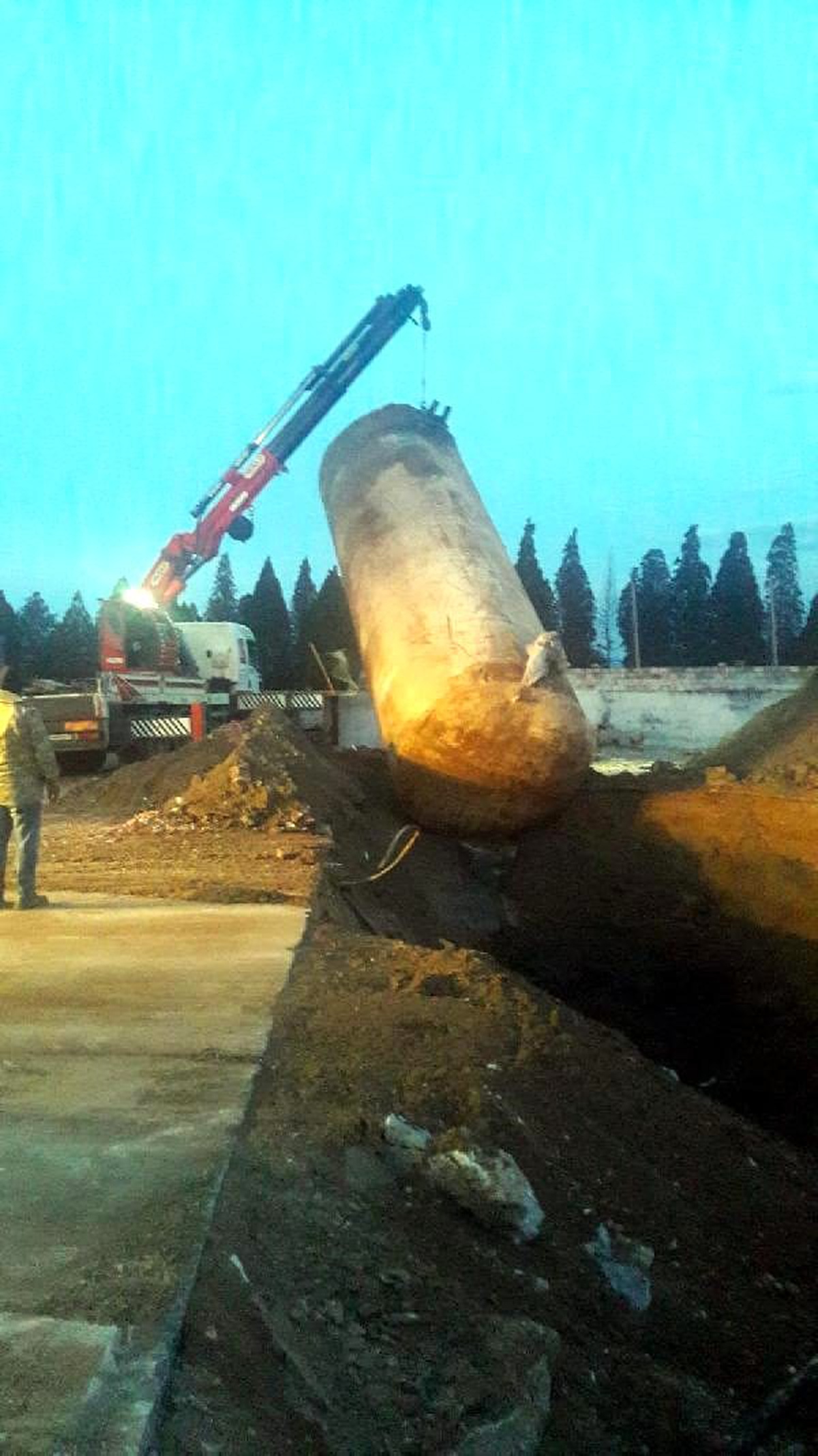 Toprak altındaki tanktan 23 ton kaçak akaryakıt çıktı