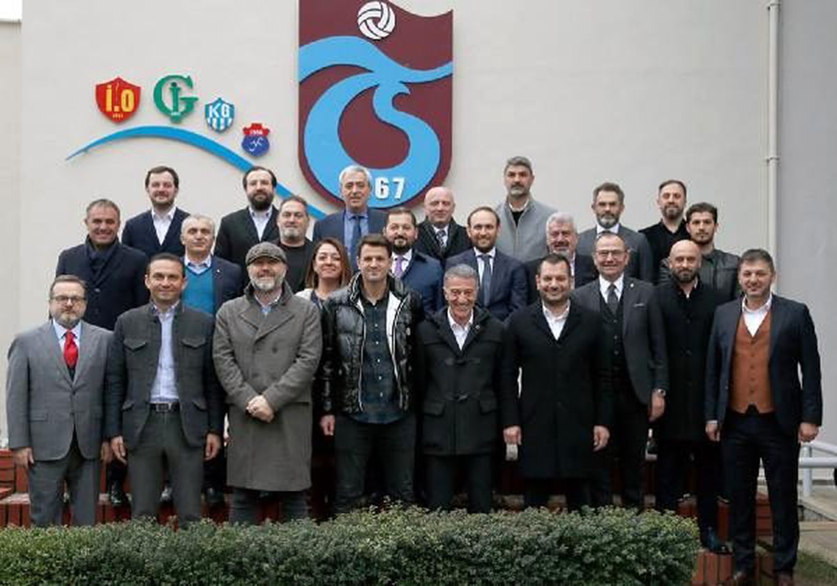 Trabzonspor yönetiminden teknik direktör Hüseyin Çimşir\'e destek